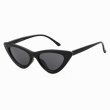 Load image into Gallery viewer, Classic Cat-Eye Sunglasses